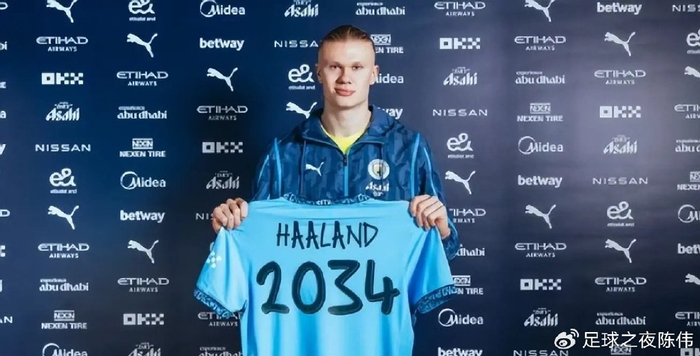 2006 第一届 WBC：日本队在决赛中击败古巴，捧起首届世界棒球经典赛冠军奖杯