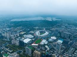 反诈解析：诱导复投的情绪操纵链条。（反诈解读：情绪操控下的复投诱导链条）